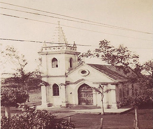 Archivo:Iglesia Católica Ciro Redondo siglo XX.jpg