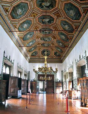 Archivo:Sala de los Cisnes en el Palacio Nacional de Sintra.jpg