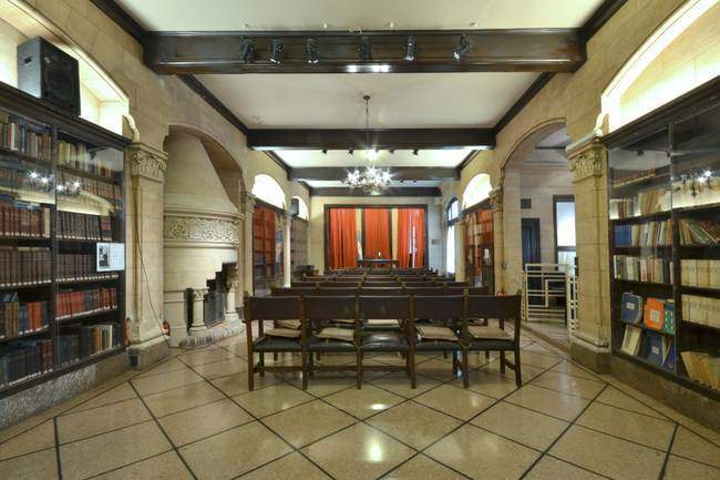 Archivo:Interior del museo Roca.jpg