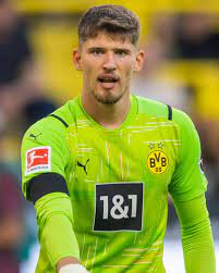 Archivo:Gregor Kobel.jpg