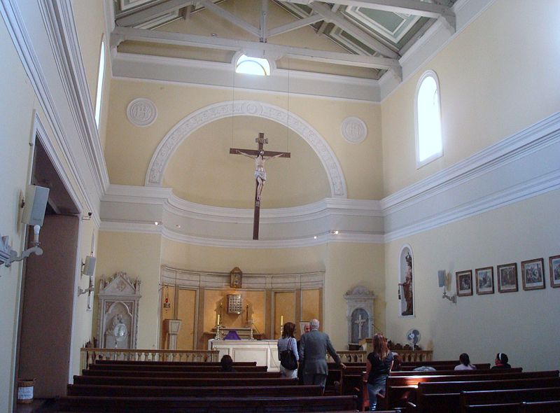 Archivo:Interior Iglesia de la Vera Cruz.jpg