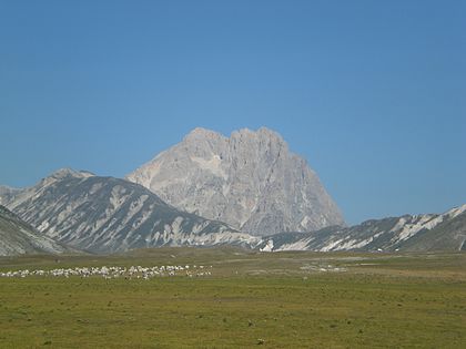Archivo:Parque nacional del Gran Sasso y Montes de la Laga.jpg