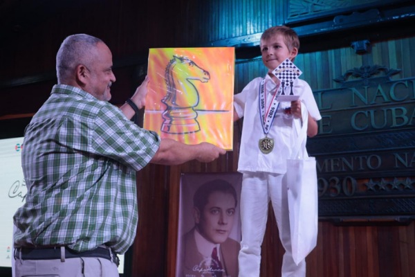 Archivo:Buscando al Capablanca 2026 Campeón Sub-8.jpg