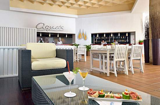 Archivo:Melia-cohiba-bars-aqua´s-bar-2728.jpg