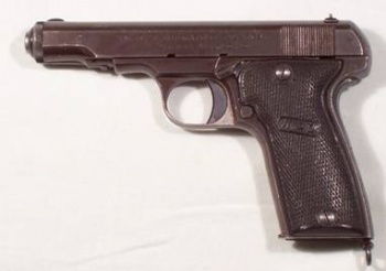 Archivo:Pistola MAB Modelo D.jpg