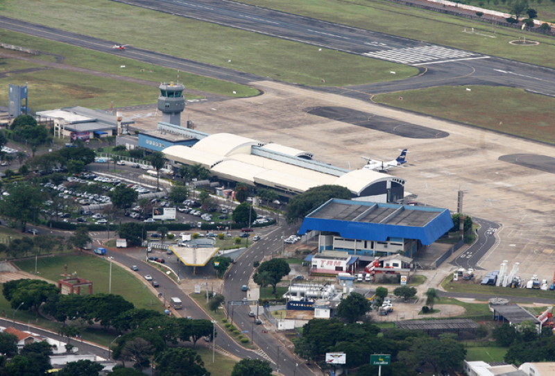 Archivo:Aeropuerto de Londrina.jpg