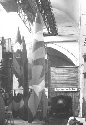 Archivo:V-2 almacenados.jpg