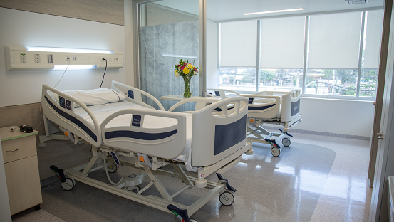 Archivo:Sala de Maternidad1, C. Hospital del Profesor.png