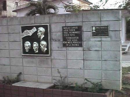 Archivo:Parque martires jaruco.jpg