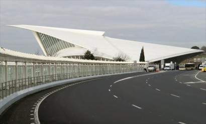 Archivo:Aeropuerto-de-Bilbao.jpg