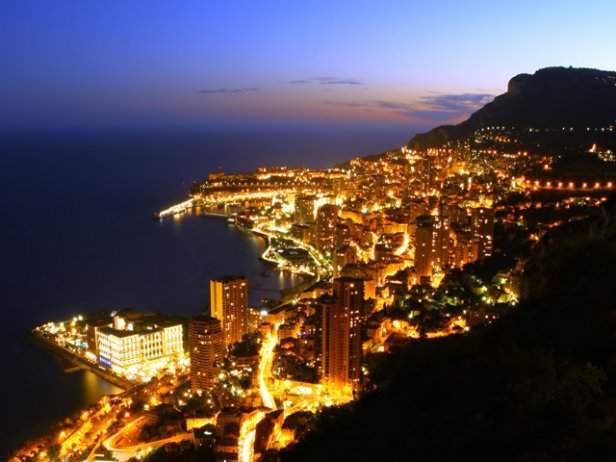 Archivo:Monaco noche.jpg