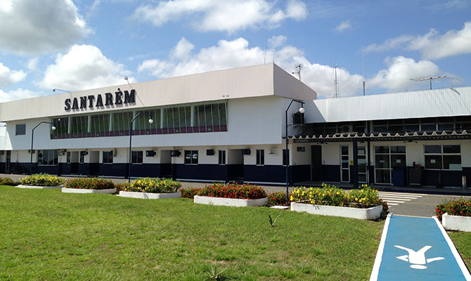 Archivo:Aeropuerto de Santarém.jpg