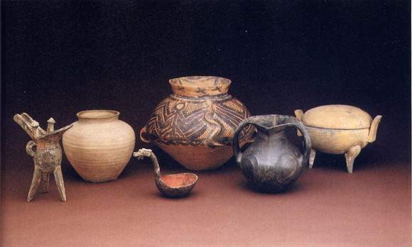 Archivo:Antiguas vasijas chinas.jpg