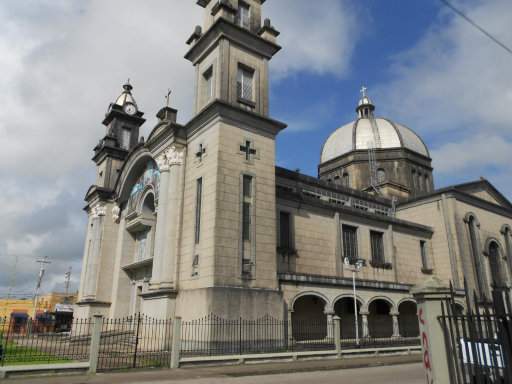 Archivo:Catedral de Tucupita2jpg.jpg