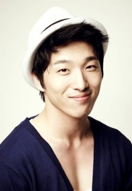 Dong Hyun-Bae-p01.jpg