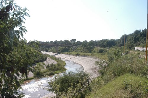 Archivo:Rio tartagal canalización.jpg
