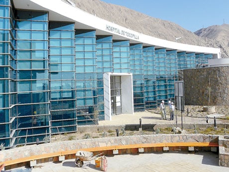 Archivo:Nuevo Hosp. de Tocopilla en construcción.jpg