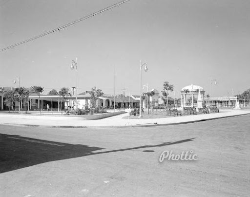 Archivo:Parque de Quivicán (1951)).jpg