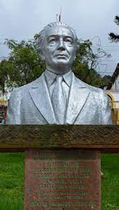 Luis maria carvajal prada busto.jpg