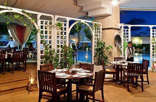 Archivo:Melia-cohiba-restaurants-la-brasa-680.jpg
