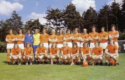 Archivo:Selección de fútbol Holanda 1974.jpg