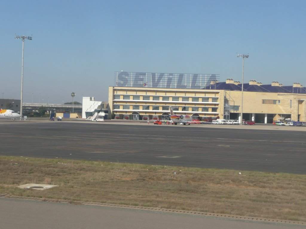 Aeropuerto de Sevilla EcuRed