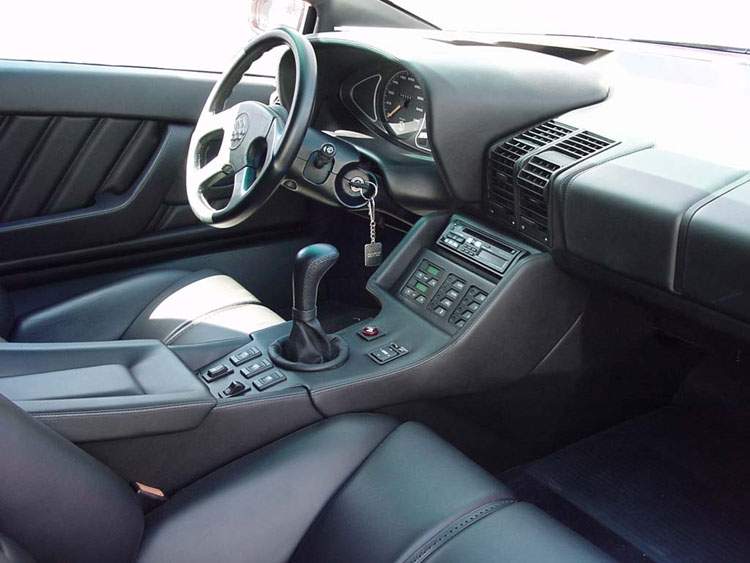 Archivo:Cizeta 5.jpg