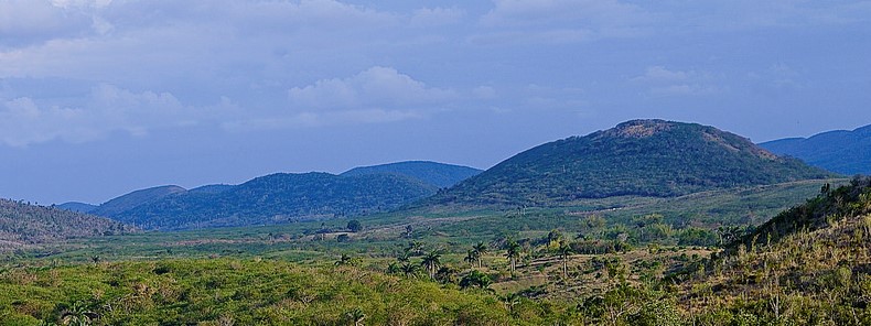 Archivo:Sierra del Escambray.jpg