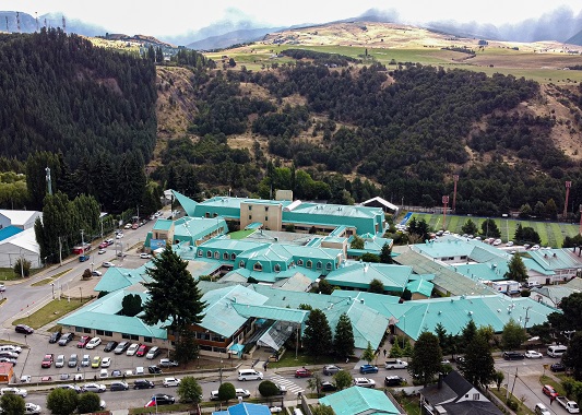 Archivo:Hospital-Regional-Coyhaique-vista-aerea11.jpg