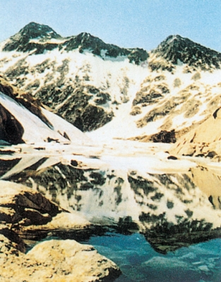 Archivo:Lago de Cregüeña.jpg