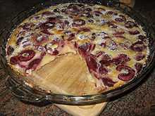 Un clafoutis con cerezas.jpg