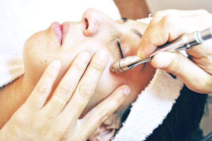 Archivo:Dermoabrasión Diamante.jpg