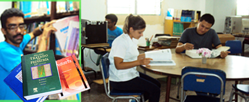 Estante y mesas de la biblioteca.jpeg