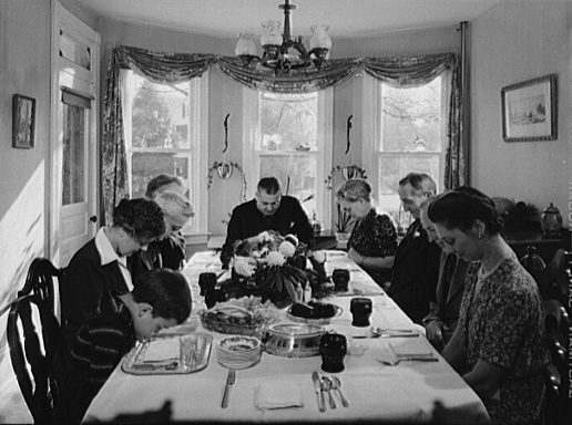 Archivo:Thanksgiving grace 1942.jpg