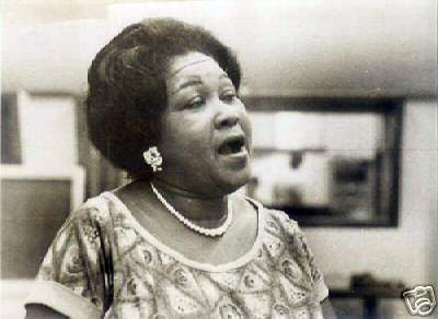 Archivo:Paulina alvarez.jpg