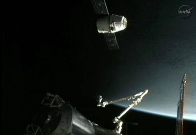 Archivo:Acopla dragon capsula0.jpg