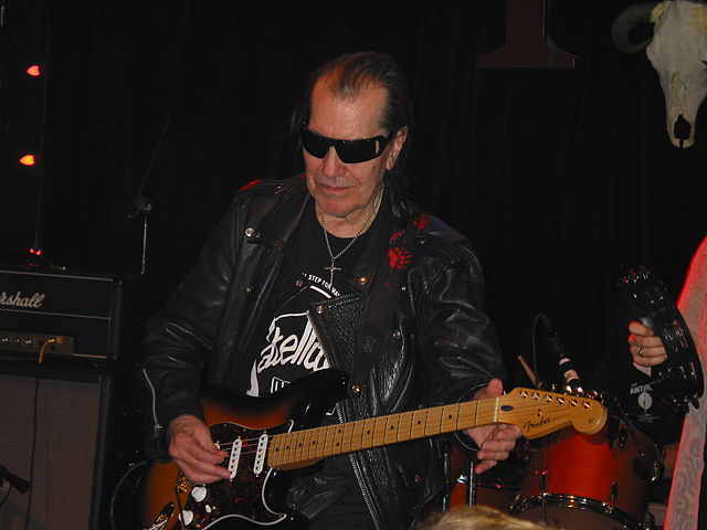 Archivo:Link Wray in Seattle 2005 (1).jpg