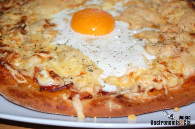 Archivo:Pizza carbonara.jpg