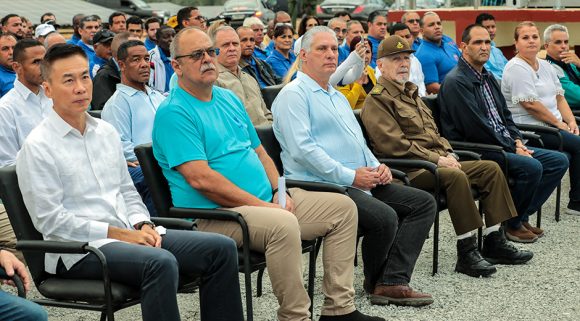 Archivo:Parque Solar Fotovoltaico Escuela de Enfermería inauguracion 1.jpg