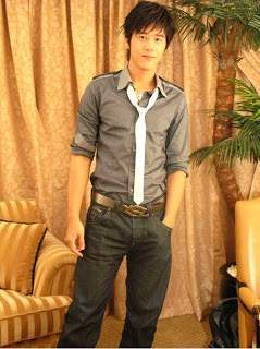 Archivo:George hu.jpg