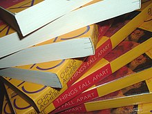 Archivo:Things Fall Apart books 02.jpg