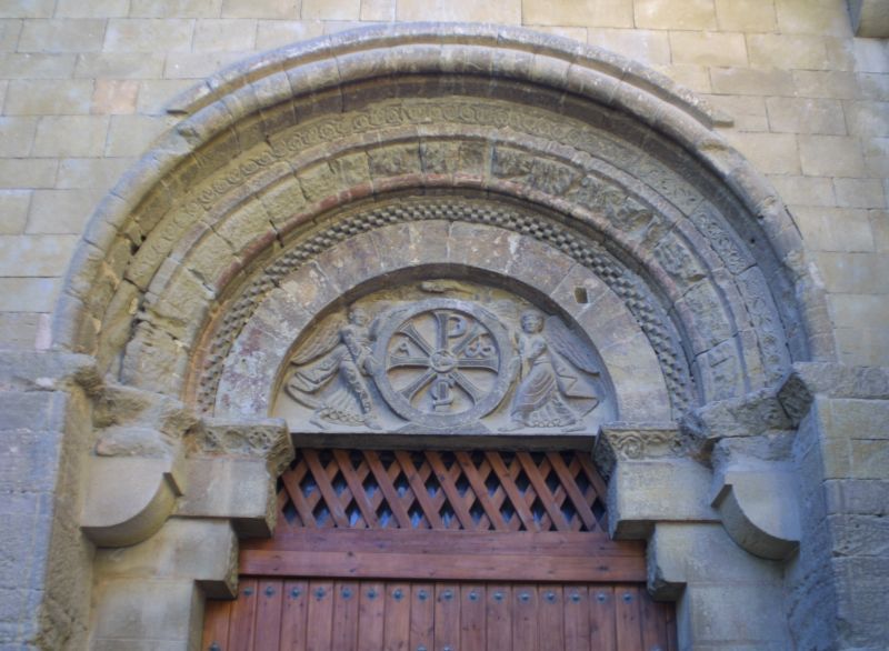 Archivo:Crismón de la iglesia de San Pedro el Viejo (Huesca).jpg