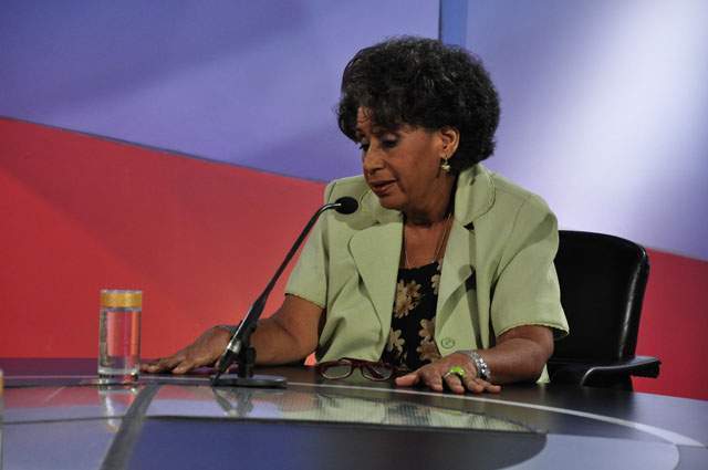 Archivo:Gladys Egues-Modas-y-modos.jpg