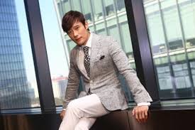 Archivo:Lee Byun Hun.jpeg