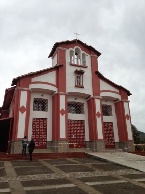 Archivo:Fachada, Campanario y hornacina.jpg