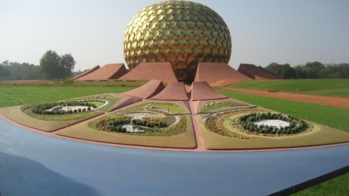 Archivo:Matrimandir1.jpg