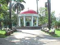 Archivo:Parque de Guanajay.jpg