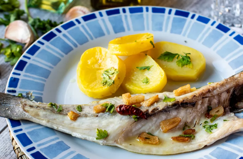 Lubina a la donostiarra (receta) EcuRed