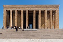 Mausoleo Anitkabir.jpg