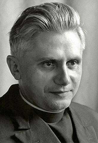Archivo:Ratzinger profesor Regensburg 1965.jpg